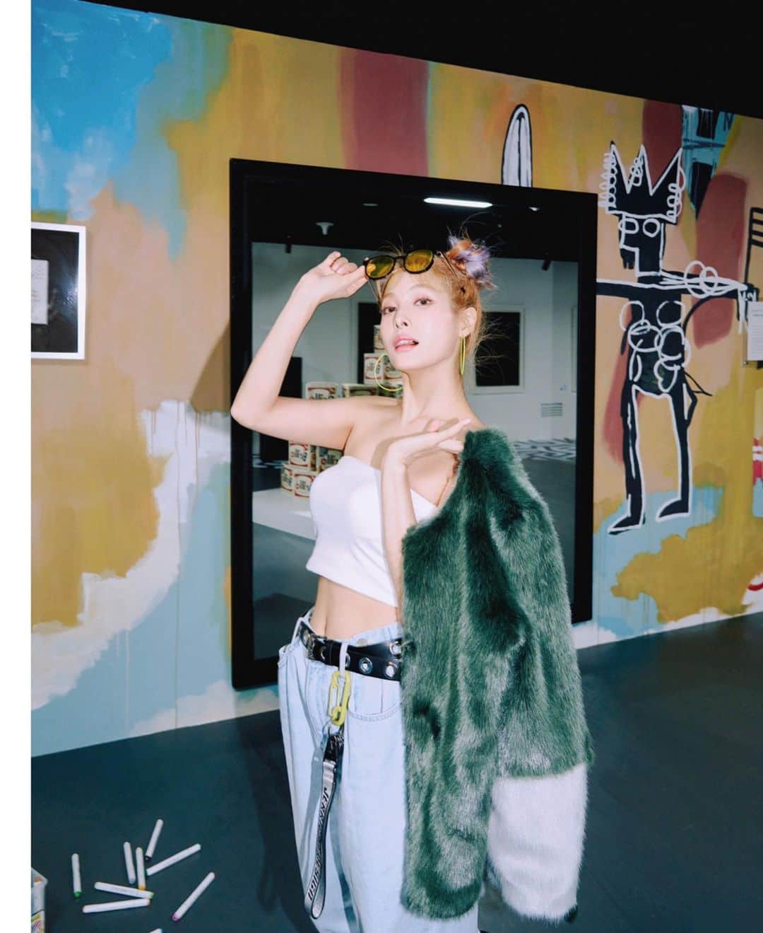 パク・ギュリさんのインスタグラム写真 - (パク・ギュリInstagram)「#PopArt_On_Film  Collaboration with @picaproject 팝아트 화보 바스키아 ver.  내일은 새로운 버전으로 공개할게요:)  @gyuri_88  #popart #fashion #beauty #style #Basquiat #JeanMichelBasquiat #박규리 #화보 #바스키아 #팝아트 #picaproject」10月30日 15時19分 - gyuri_88
