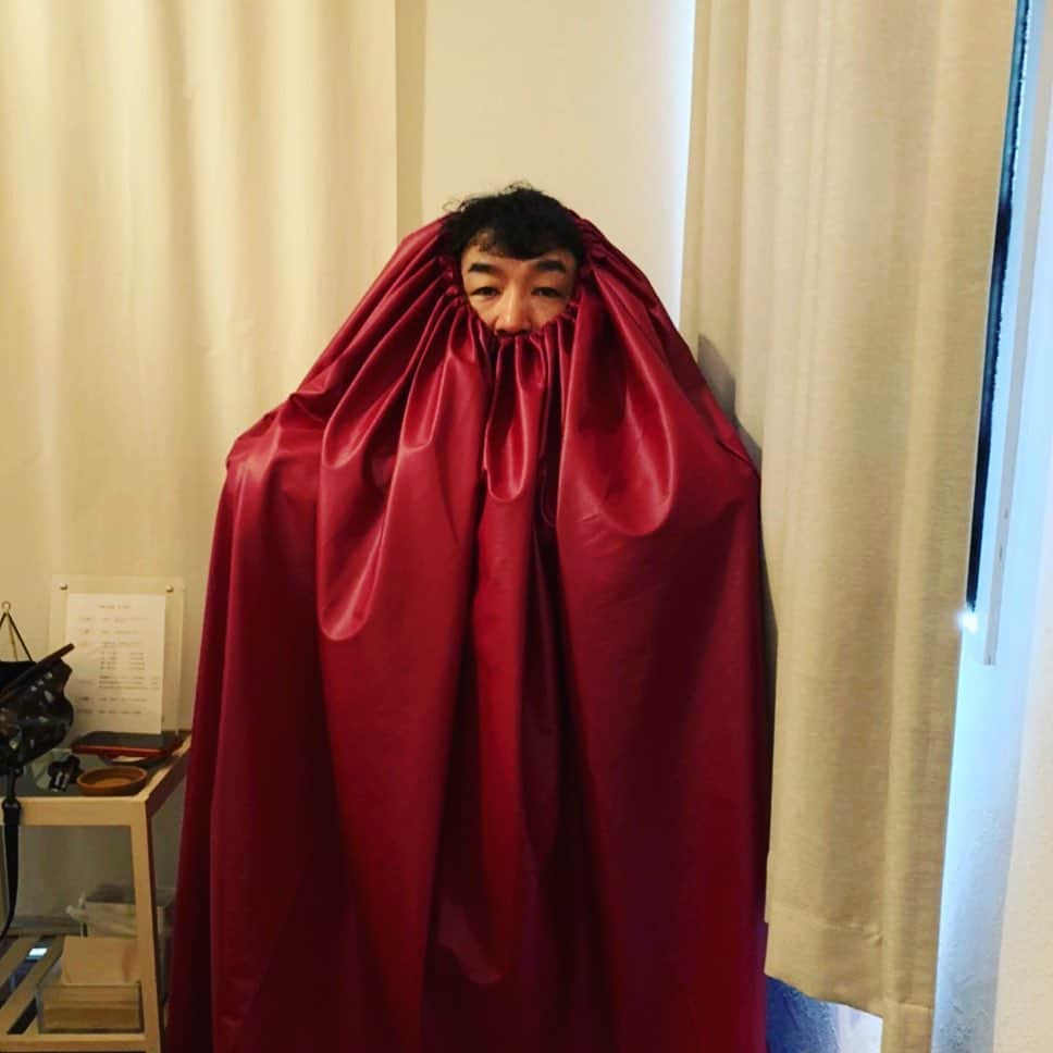 池田鉄洋のインスタグラム：「蒸されてみた。  冷え性だから。」