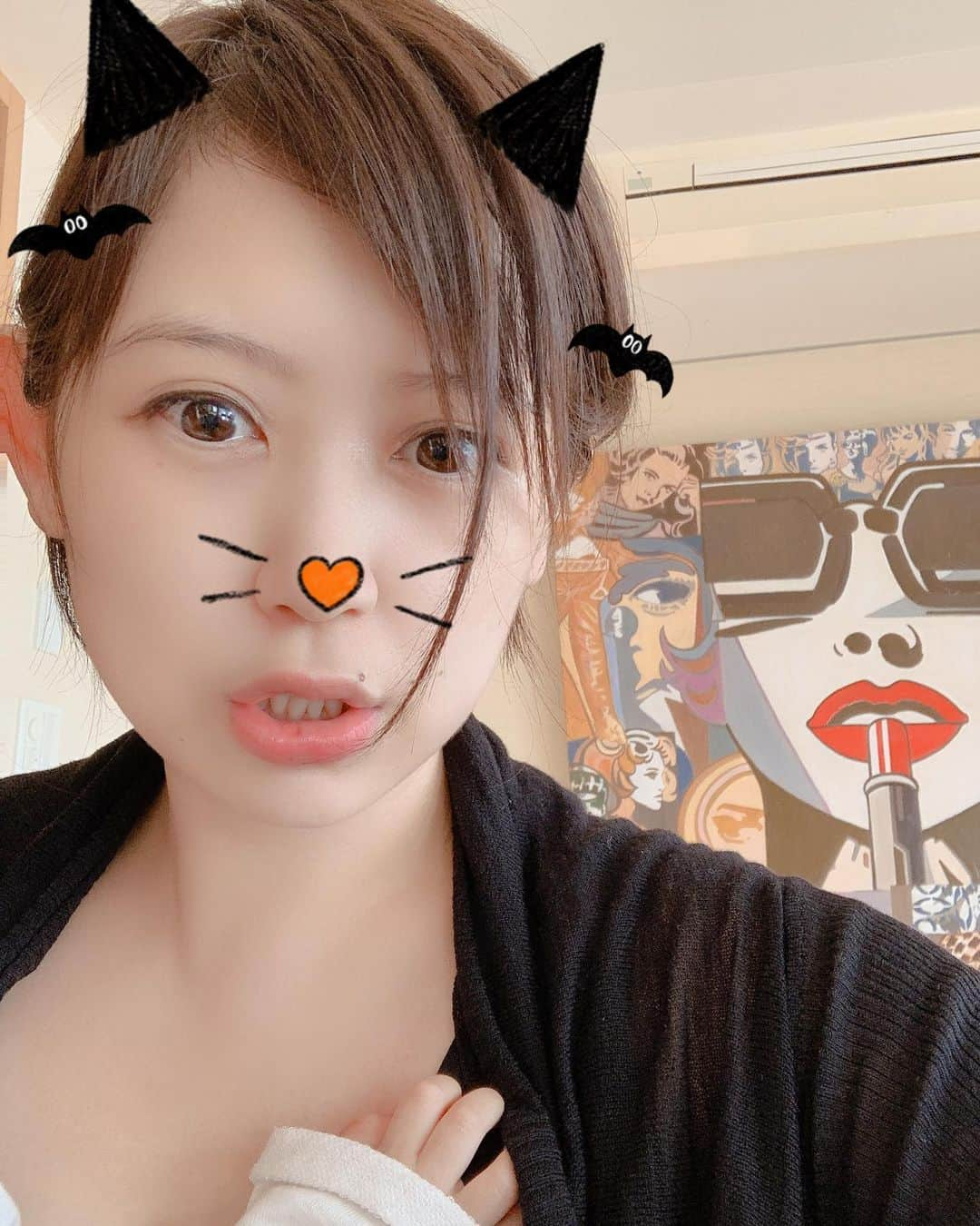 絢香さんのインスタグラム写真 - (絢香Instagram)「今日はとある場所に下見へ😋 いい感じ〜〜！！ 楽しみだっ！✨✨  下の子は抱っこちゃん 離れない😂  #明日は #happyhalloween 🎃」10月30日 16時10分 - ayaka_official_jp