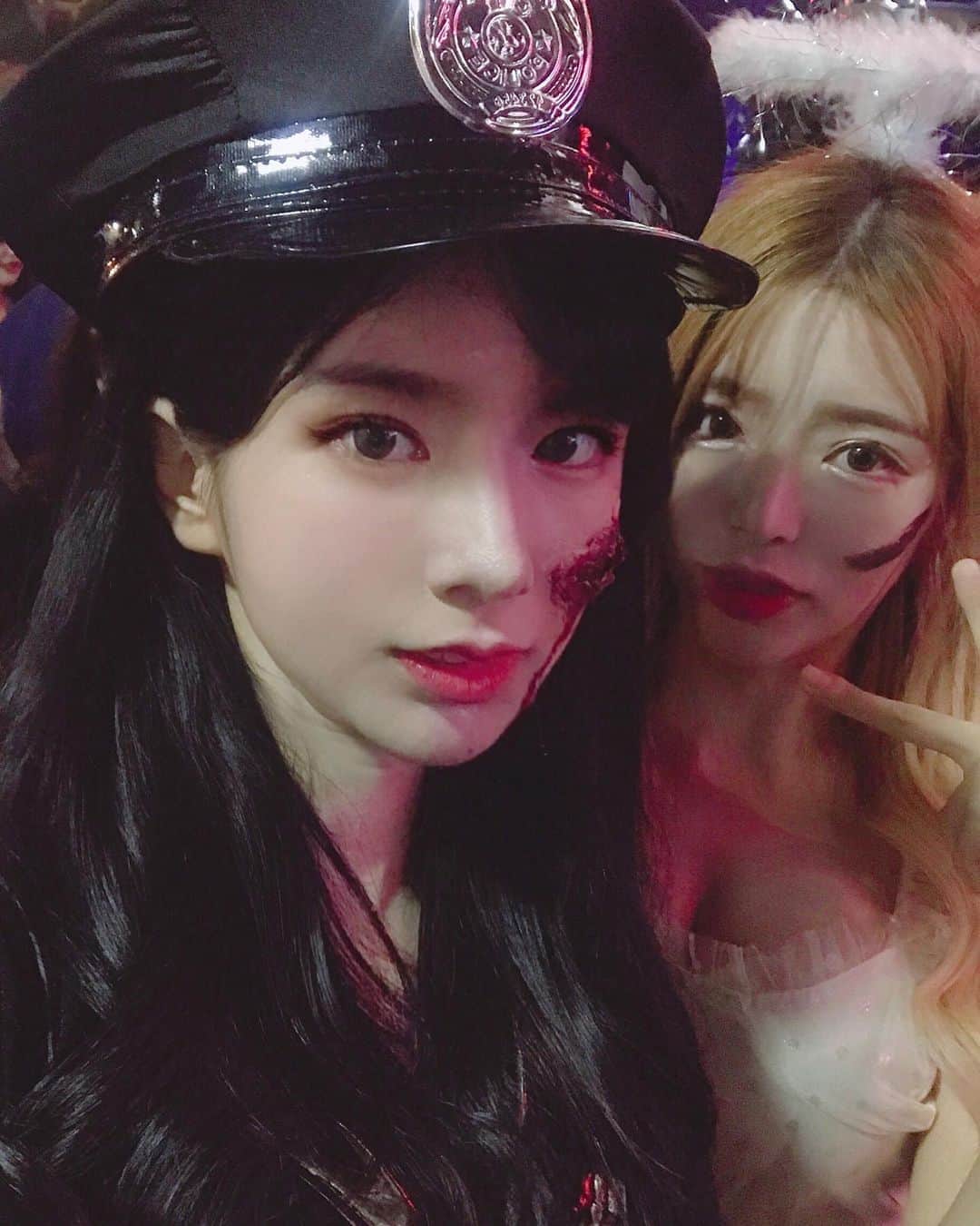 ナ・ヒョンソンのインスタグラム：「HAPPY halloween 🦇🕷🕸  #halloween #costume」