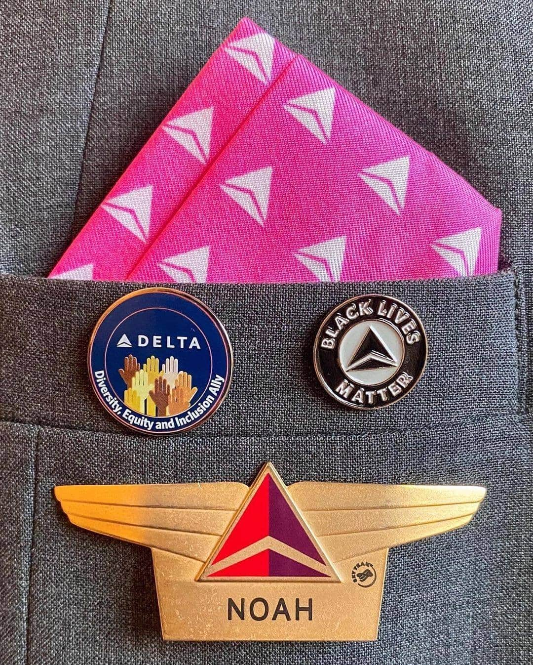 デルタ航空さんのインスタグラム写真 - (デルタ航空Instagram)「"Now more than ever I’m incredibly proud to be a Delta employee and Flight Attendant and let me tell you why...  A few weeks ago Delta officially launched a new internal initiative for Flight Attendants called the Diversity, Equity & Inclusion (DE&I) program and I just received my uniform pin indicating that I am a DE&I Ally!  The goal of the program is to have allies spark compassionate and thought-provoking conversations between employees in an effort to understand each other more and empathize with the struggles that some employees face that others might not.  Although this program just launched, Delta has held quarterly Diversity & Inclusion forums for Flight Attendants for years and began work on this program long before the recent tragedies that sparked worldwide outrage and increased dialogue about how Black lives are treated in our society.  This commitment to true change is what makes me extra proud to be a Delta employee and I’m incredibly honored to be a small part of the journey to becoming a better, more compassionate, more empathetic and more just workplace and society." - Noah K. - Flight Attendant, #JFK  The vulnerability we all feel at the confluence of the pandemic and racial injustice happening across our world is real. By listening and learning, we can better understand one another and our individual experiences to help move towards a stronger, more equitable future.」10月30日 22時00分 - delta