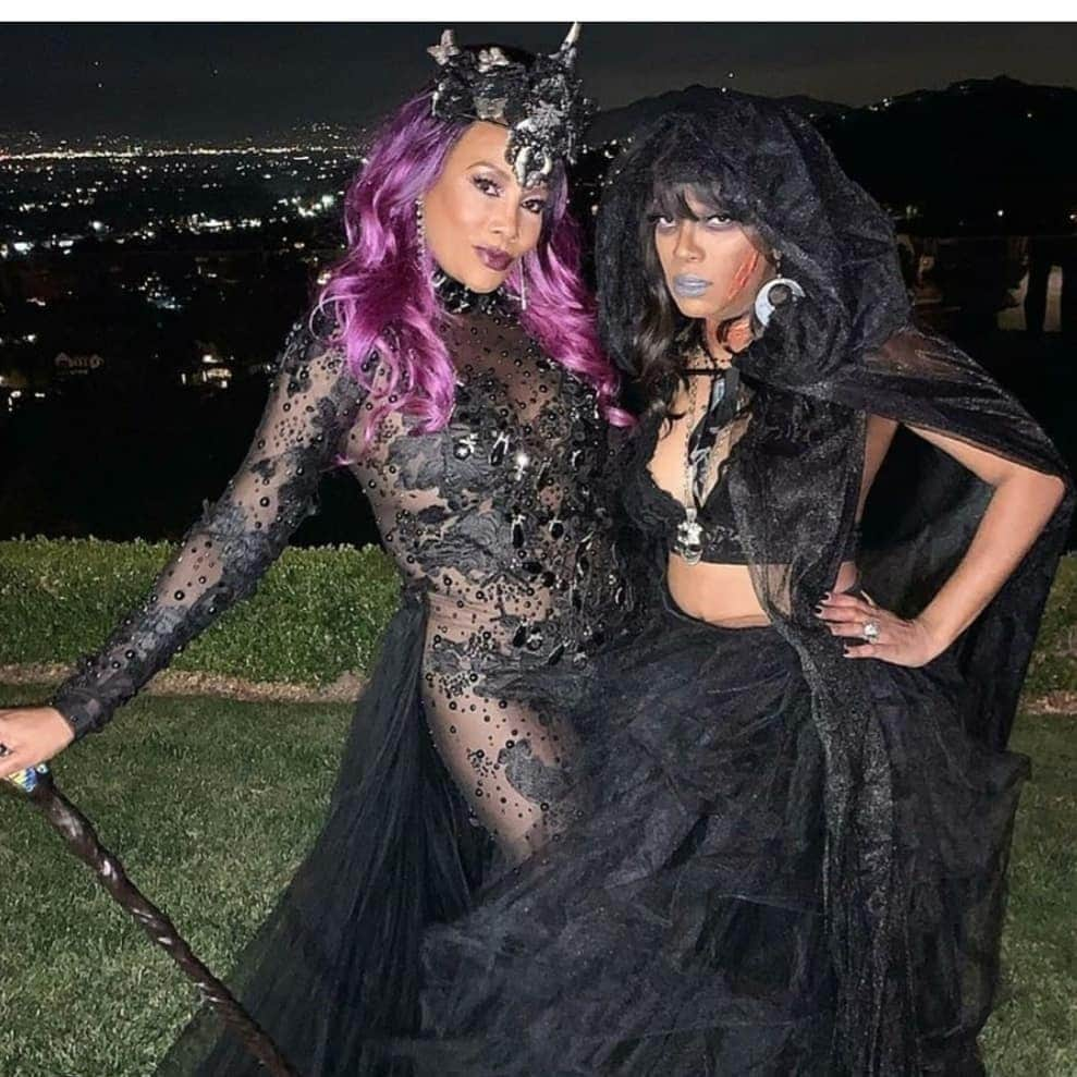 ヴィヴィカ・A・フォックスさんのインスタグラム写真 - (ヴィヴィカ・A・フォックスInstagram)「TGIF Dawlings! #FBF kicking off Halloween weekend with pix from last years FAB party with da SQUAD @kianarene @loveazja @coachcherif @kia.todd @tiberius125 @rozalinaginger @vanelisasproducti ENJOY ya weekend & stay bad to da bone & SAFE! MUAH! #LifeIsGood #GodIsGood #Blessed #Respect #GurlPower #VivicaFoxHair #TeamVivica #TeamFox #MyGrindDontStop #LegitimateCareer #BossMoves #LoveWins #ClassicBadChick #VOTE #BIENHARRIS2020 🤗 🙆🏾🎃🤑💖🖤🇺🇲」10月30日 22時03分 - msvfox