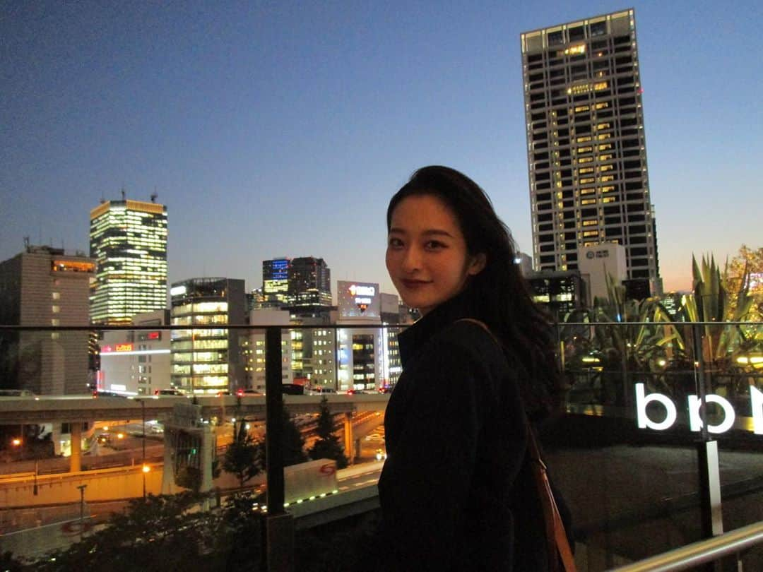 神谷明采さんのインスタグラム写真 - (神谷明采Instagram)「夜景が綺麗……🏙  本日も投票ありがとうございます  #twilight #twilightsky  #永田町 #紀尾井町ガーデンテラス #ミス東大 #東京大学 #東大 #東大生 #夜景」10月30日 16時42分 - asa_kamiya