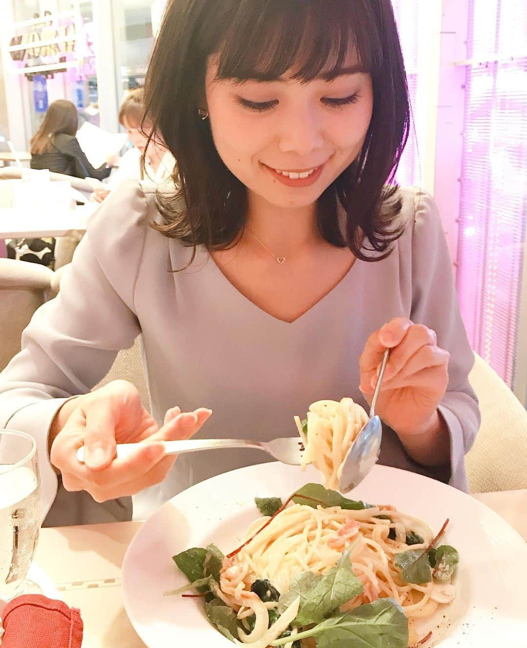 逢月あかりさんのインスタグラム写真 - (逢月あかりInstagram)「妹と一緒に六本木のアマンドカフェへ🍰@almond1946   今回はイーセイ スキル @luna_iseyskyr_jp  とのコラボメニューの試食会でした🍝  サンドイッチとパスタ、リングシュー全部に脂肪0高タンパクのヨーグルトが使われていてヘルシーなメニュー✨  スイーツもたくさんクリームが入っていてボリュームがあって美味しかった💓  店内もゆったりしていて2人でゆっくり過ごせました✨  #六本木アマンド#六本木#イーセイスキル#試食会#アマンド#スイーツ#パスタ#サンドイッチ#ヘルシーメニュー #低脂肪#高タンパク#日本ルナ#六本木アマンド試食会202010#カフェ#六本木カフェ#六本木グルメ #六本木ランチ #cafe」10月30日 16時39分 - akari.ouzuki