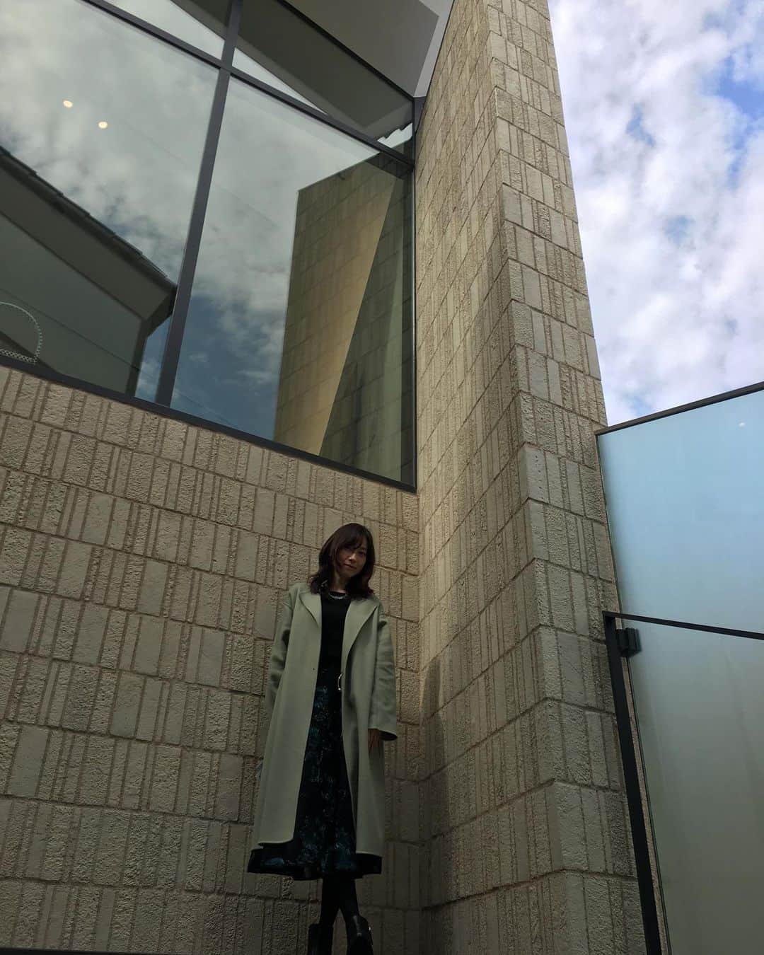 小橋めぐみさんのインスタグラム写真 - (小橋めぐみInstagram)「ヨックモックミュージアムの中庭にて。」10月30日 17時25分 - megumikok