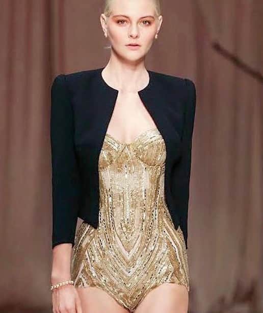 Steven Khalilさんのインスタグラム写真 - (Steven KhalilInstagram)「Intricate hand beaded and encrusted gold strapless body suit paired with a silk crepe bolero jacket  #StevenKhalil #StevenKhalilCouture」10月30日 17時36分 - steven_khalil