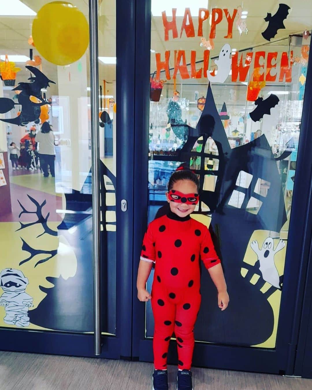 アナ・マリア・カゼミーロのインスタグラム：「❤️Te amo minha 🐞❤️ @casemiro #halloween」