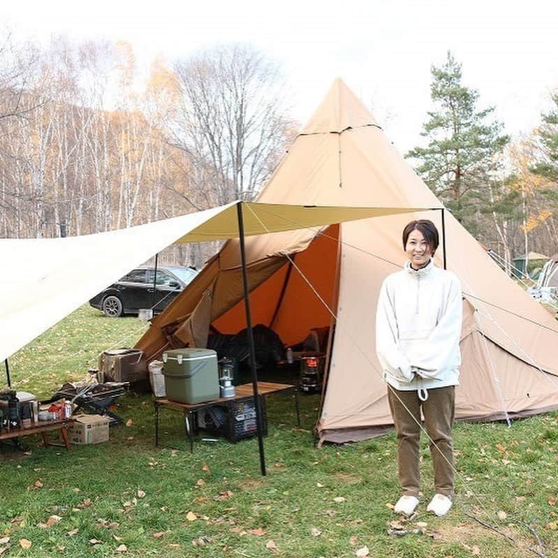 キャンプ情報サイト［ランタン］さんのインスタグラム写真 - (キャンプ情報サイト［ランタン］Instagram)「CAMP SMILE STYLE ／ 新しいギアを試す楽しみも キャンプの醍醐味！ ＼ いろんなキャンパーのキャンプスタイルを現地取材と一般キャンパーからの投稿で数多く掲載してます。 . . 詳しくは @lantern.camp webサイトをご覧ください . . #camp #camping #outdoor #travel #trip #lantern_smile #nature #キャンプ #キャンプ用品 #アウトドア #テント #自然 #旅行 #キャンプ初心者 #キャンプ好きな人と繋がりたい #キャンプスタイル #LANTERN #キャンプギア #こだわりキャンプギア #テンマクデザイン #tentmarkdesigns #tcサーカス_dx #naturetones #ネイチャートーンズ #ストーブ #フジカハイペット #秋キャンプ #グループキャンプ #アカイガワ・トモ・プレイパーク」10月30日 17時50分 - lantern.camp