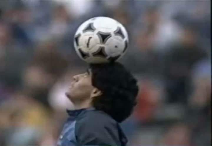 F2Freestylersのインスタグラム：「Happy Birthday Maradona. A true 🐐 and took his individual warm up to a new level! 🤣」