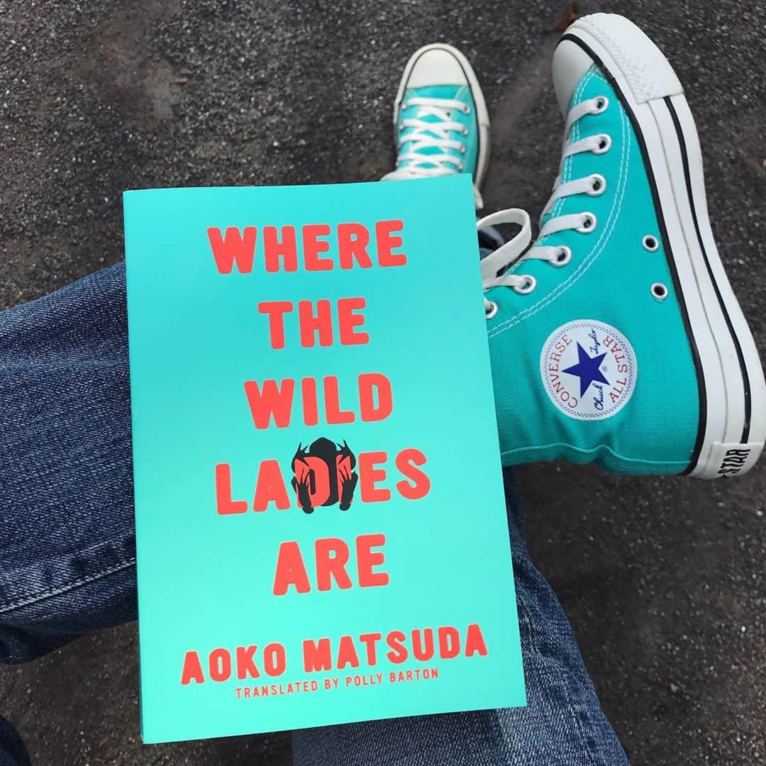 松田青子のインスタグラム：「This is actually one of my favorite color👗🩱🧤🐠🧼 #wherethewildladiesare #softskull」