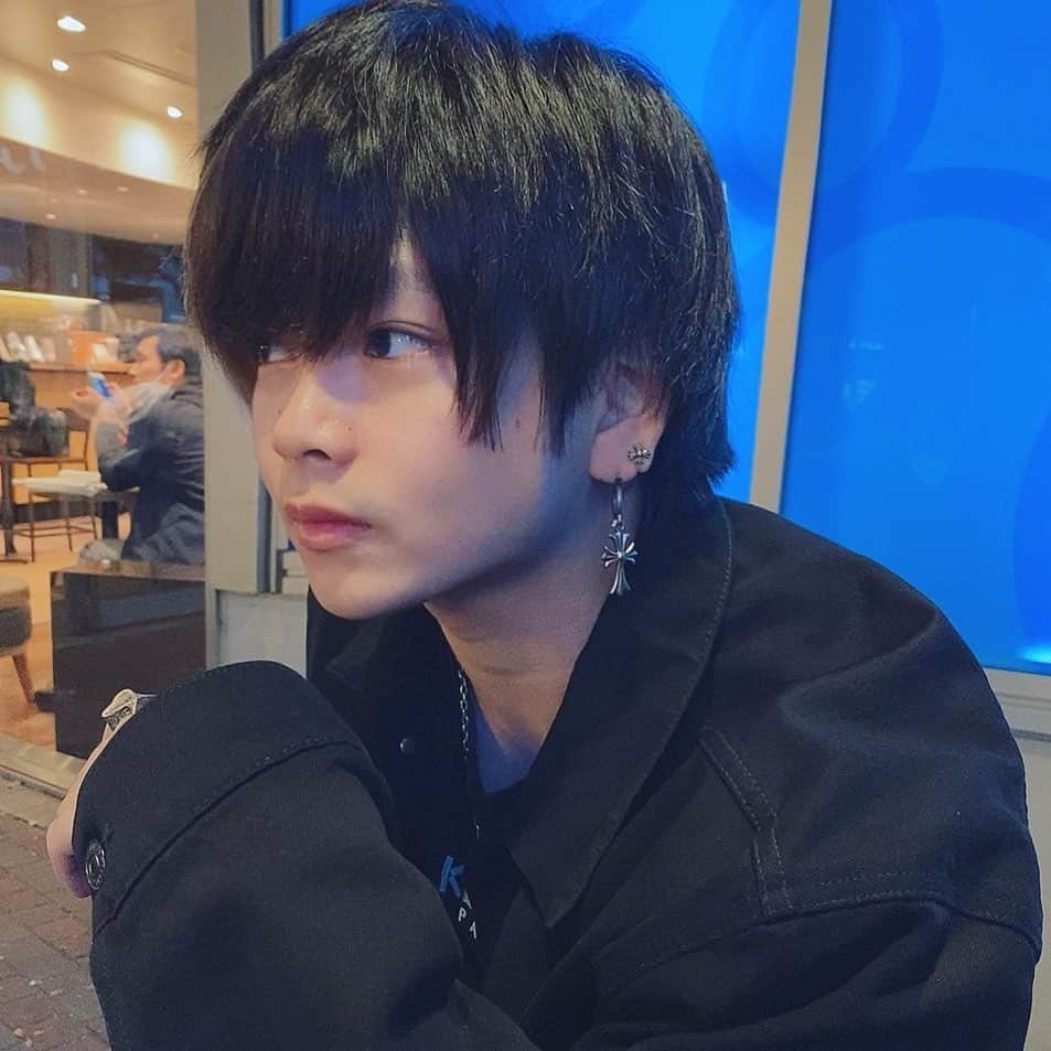 なつめゆうだいのインスタグラム：「彼女目線👀🖤 髪型はいつもの松金さん！  世界の彼氏になりたい。  #pizzicatopacto  #いいね #YouTuber #彼女募集中 #彼氏目線」