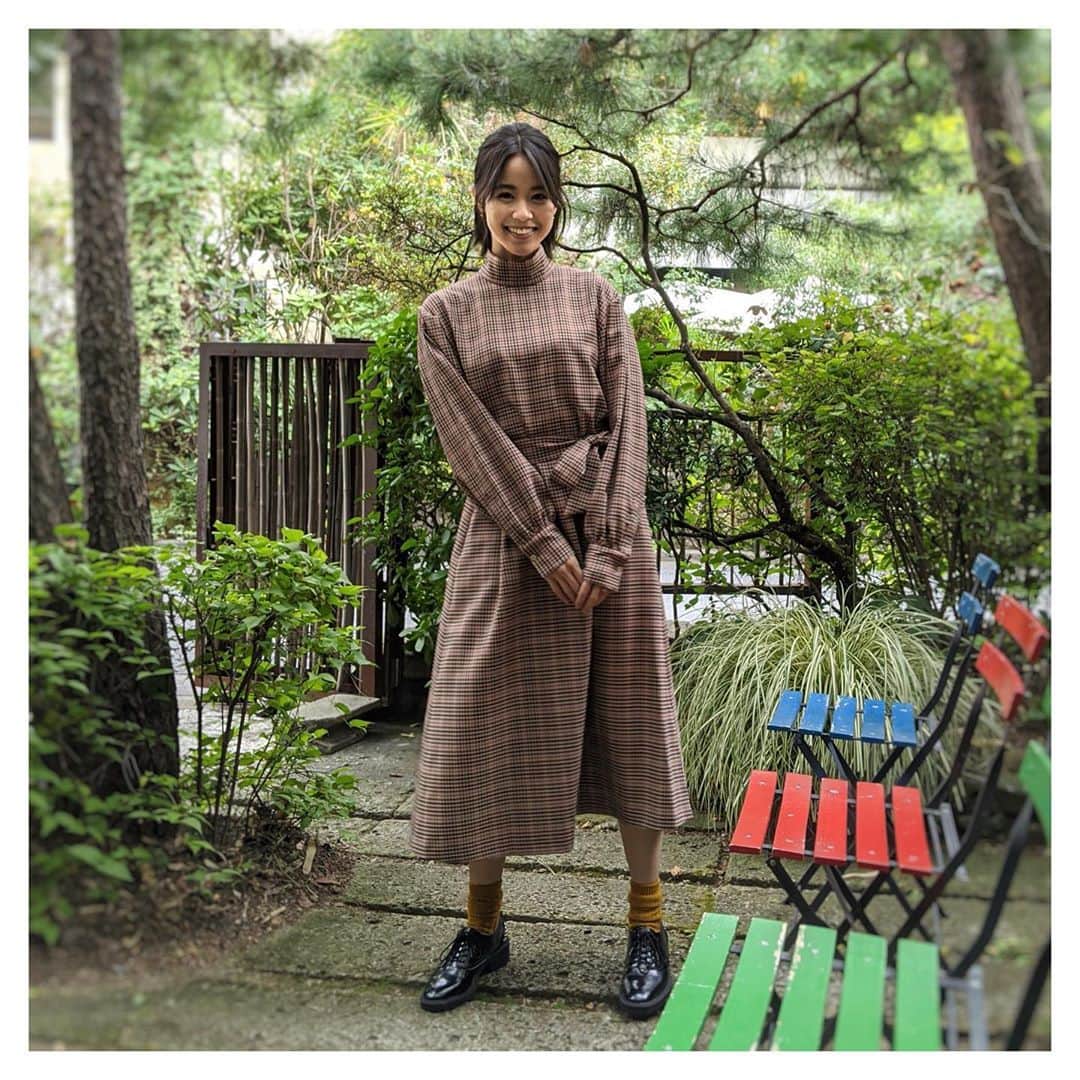 VANRIのインスタグラム：「* たまにはフェミニンな感じも良かろう？💓 #ootd #coordinate #fashion #autumn」