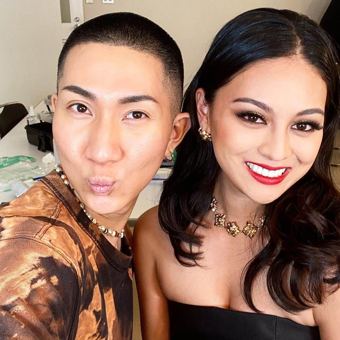 遊海 Yuumiのインスタグラム：「Thank you @kodomakeup for the amazing looks ❤️ this selfie photos reminds me of @missuniverse 2018 finals in Bangkok ❤️❤️❤️ happy to see you again. @missuniversejapan  #missuniversejapan #ミスユニバースジャパン2020 #ミスユニバースジャパン #missuniversejapan2018 #missuniversejapan2020 #empowering #empowerment #women #womenempowerment #makeup #pageantqueen」