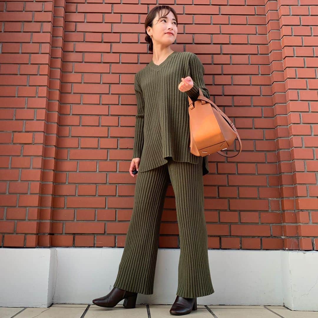平川彩佳のインスタグラム：「. 最近の凄く気になる言葉。 . 「〜しか勝たん」 「(何か食べて)優勝‼︎」 . おそらく、 これ以上に良いものがないとか、 良いの最上級として 使っているのかなと推測。 . ただ、聞くたびにモヤっとした 気分になります笑 こう思うようになったということは 私も歳とったってことですよね。。。 . 因みに、数年前に覚えた若者言葉を 今も使っちゃう時にも 歳とったんやなーと実感します。 . tops#salang pants#salang」