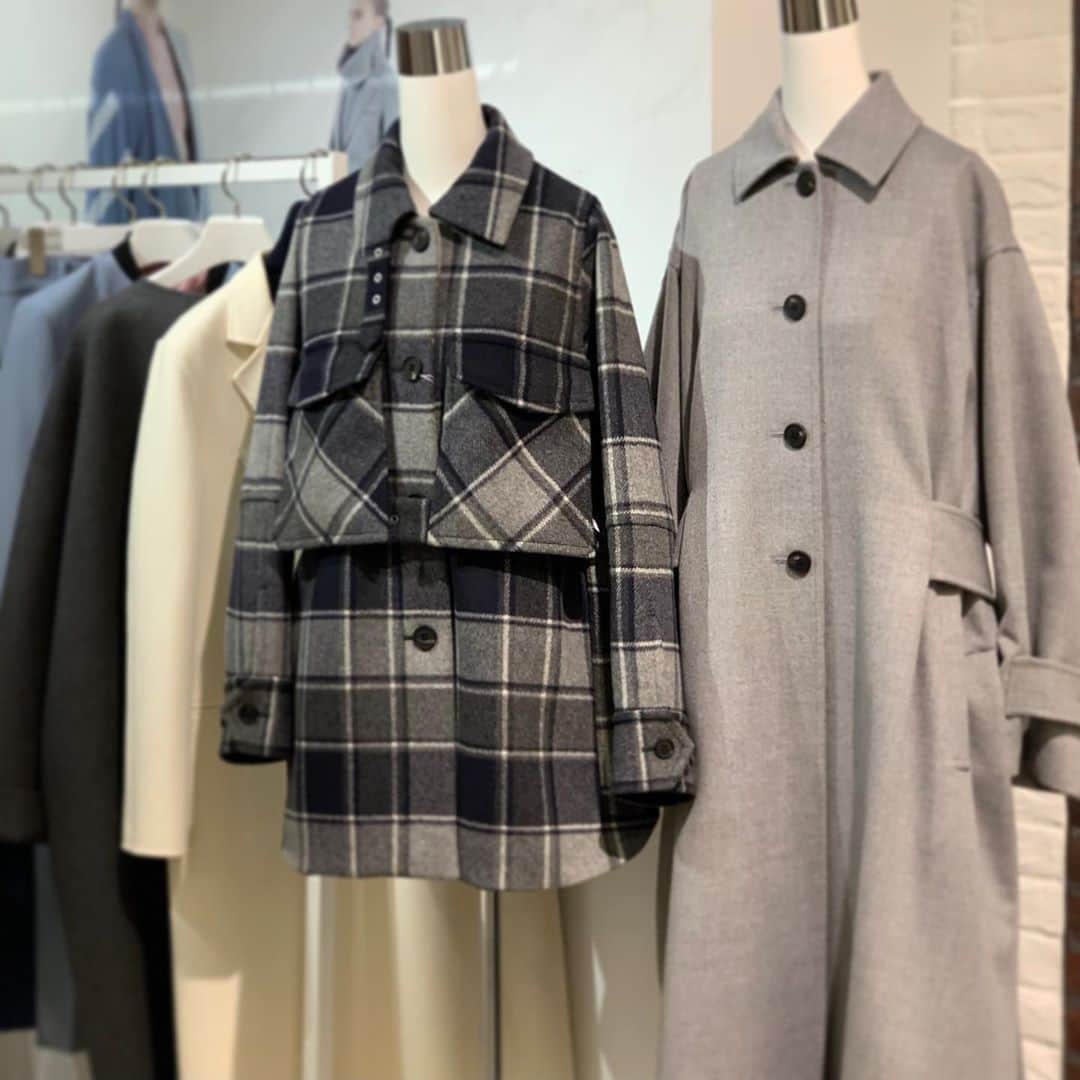 のインスタグラム：「CINOH POP UP STORE Until 11/3 3F『D.EDIT』 #Hankyu #HANKYUMODE #umedahankyu #阪急うめだ本店 #うめだ阪急 #阪急百貨店 #osaka #umeda #mode #dedit #cinoh #aw20 #チノ #コート #ニット #アウター #ジャケット」