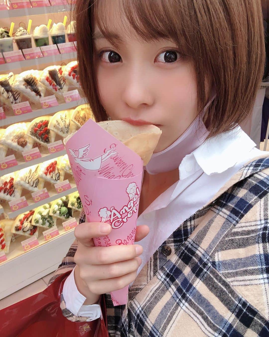 のインスタグラム：「もしゅもしゅ ・ #クレープ シュガーバター＋バナナ(  ᐛ) ・ ・ #原宿 #ぽん散歩  #バナナ #バナーナ #2個はいける #おいしぃー #smile #girl #ショートカット女子  #shooting #셀카 #미소녀 #일본인 #非常好 #摄影 #塚田綾佳」