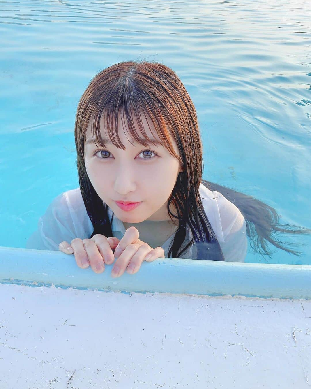 山本杏奈さんのインスタグラム写真 - (山本杏奈Instagram)「🧜🏻‍♀️🐚🧜🏻‍♀️ リップシーンは初めてプールの中で…☆*。  たのしかった♡」10月30日 19時19分 - yamamoto_anna_