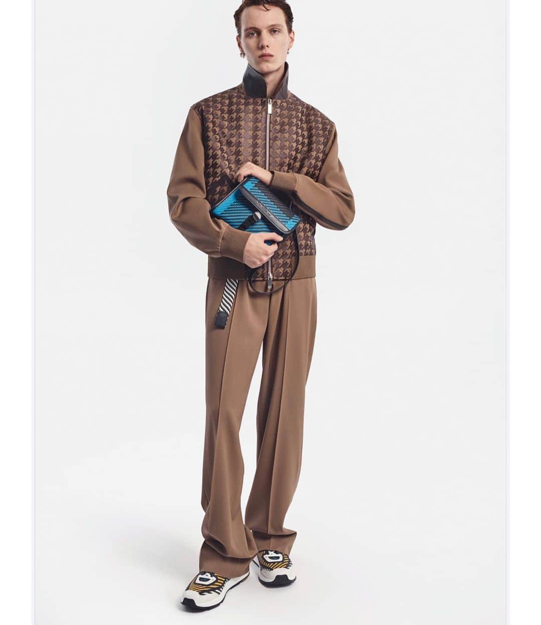 クリスヴァンアッシュのインスタグラム：「NEW SUMMER ‘21 @BERLUTI COLLECTION LOOKBOOK OUT NOW  PHOTO @valentinbgiacobetti  STYLING @mauricionardi  MODEL @daan.de.maan  #berluti #krisvanassche」