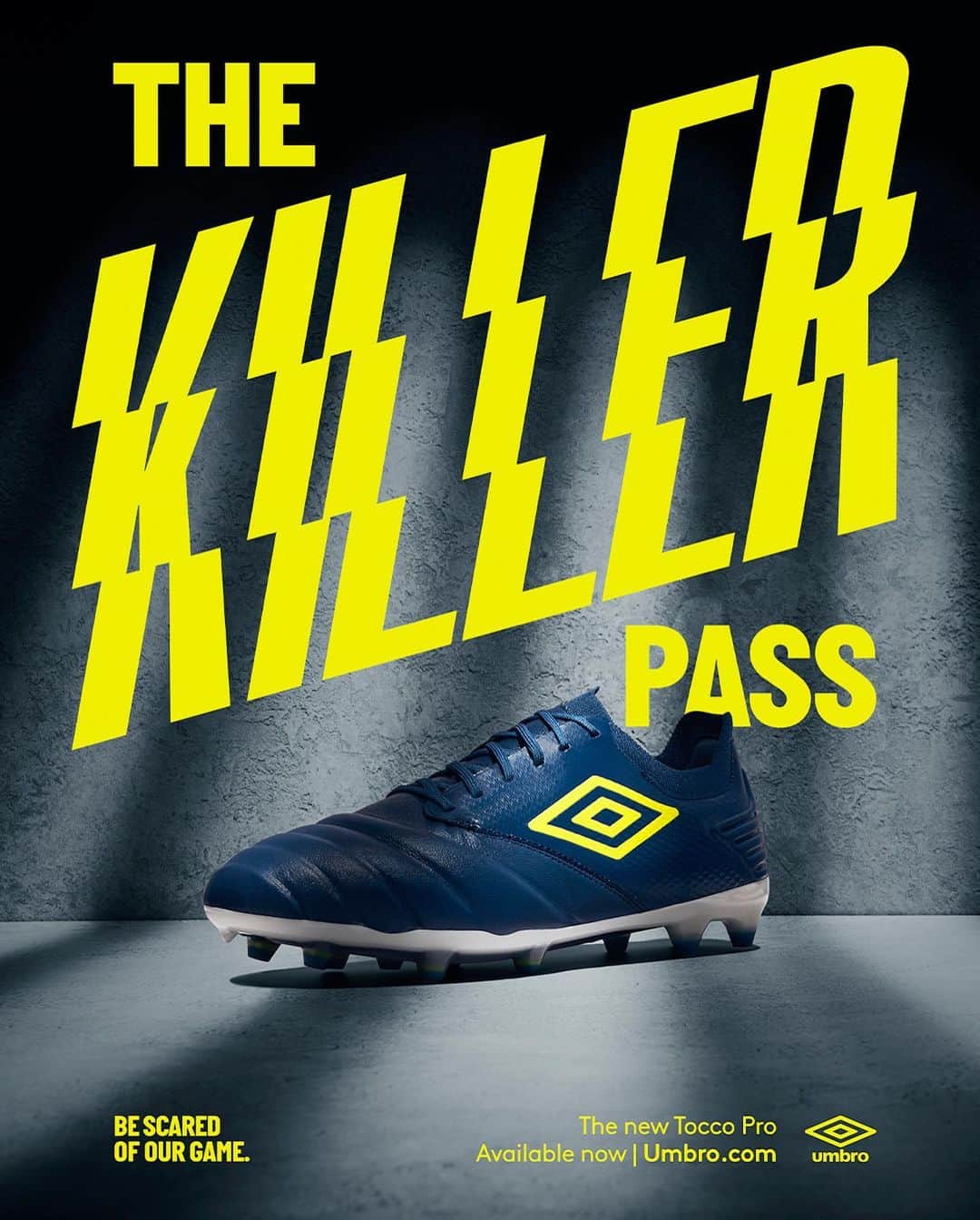 UMBROさんのインスタグラム写真 - (UMBROInstagram)「The Killer Pass ☠️. Slice the midfield in half with the Tocco Pro. Out now in Blue Sapphire, Lime Punch, White.  Hit the 🔗 in bio to find out more.   #umbro #umbrofootball #tocco #football #footballboots #bescaredofourgame」10月30日 19時16分 - umbro