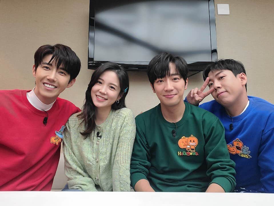イ・サンヨプのインスタグラム：「#세얼간이」