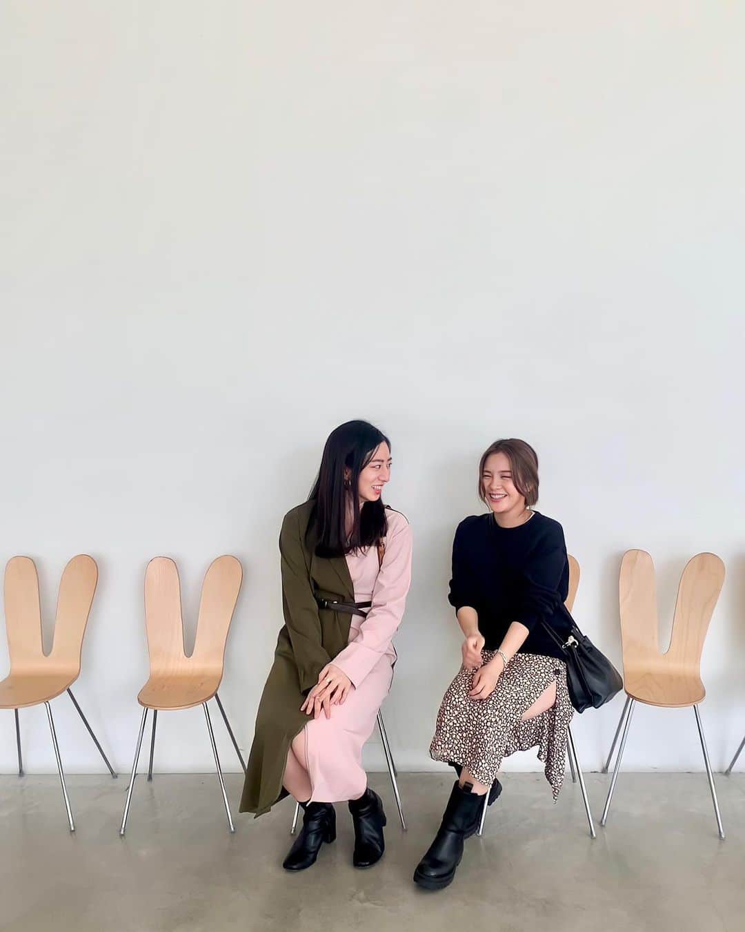 Lilmeのインスタグラム：「何を食べて人も美味しいのは勿論、﻿ 地元の方の優しさに触れ過ぎて心が﻿ ホッカホカになった金沢旅行。﻿ ﻿ ふらっと入ったお店やバス停で出会った街の人たち。親切で優しくて、何気ない会話から毎回愛を感じました。有名なお店やスポットより、人が大切なんだと改めて思いました﻿ ﻿ ﻿ 今回出会った人達に会いに来年も絶対金沢へ行きたい！！って思った最高の場所でした✨  #金沢 #21世紀美術館  #美術館  #海鮮丼  #金沢旅行 #金沢グルメ #金沢市 #kanazawa」