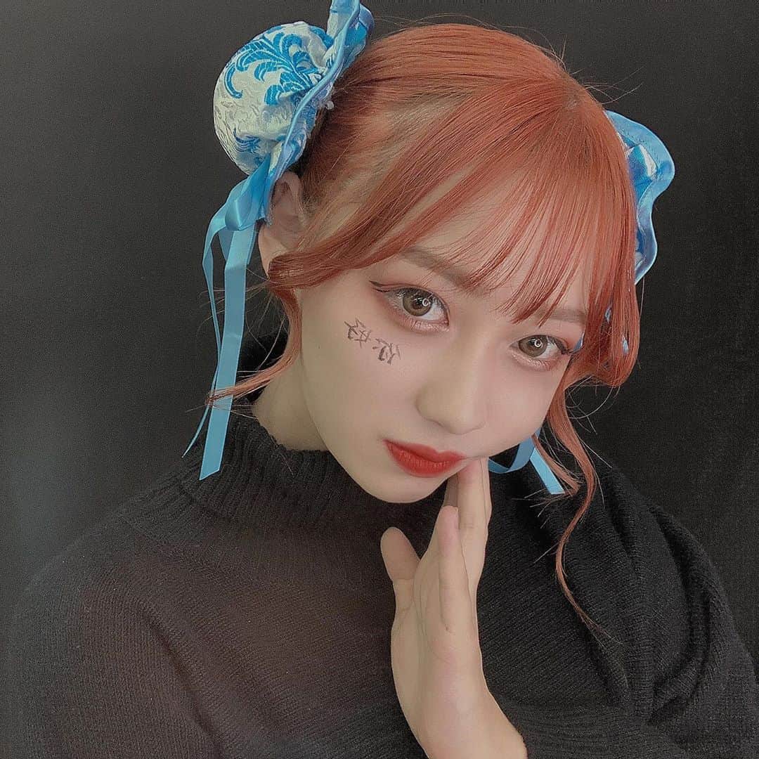 白川れなさんのインスタグラム写真 - (白川れなInstagram)「そーんなやつﾔﾒﾁｬﾅ!!ﾁｬｲﾅ🇨🇳 ﻿ ﻿ ﻿ ﻿ ﻿ ﻿ ﻿ #ハロウィンメイク #ハロウィン #helloween #チャイナメイク #チャイナ #lastCinderella#ファッション##hairstyle #haircolor # #daily #daily_photo_jpn #socialdistancing #makeup #美容学生 #メイク  #좋아요 #소통 #팔로우 #팔로미 #오오티디 #데일리룩 #패션 #뷰티스타그램 #메이크업 #셀카 #赞 #粉我 #我的最愛」10月30日 19時41分 - __r_kw