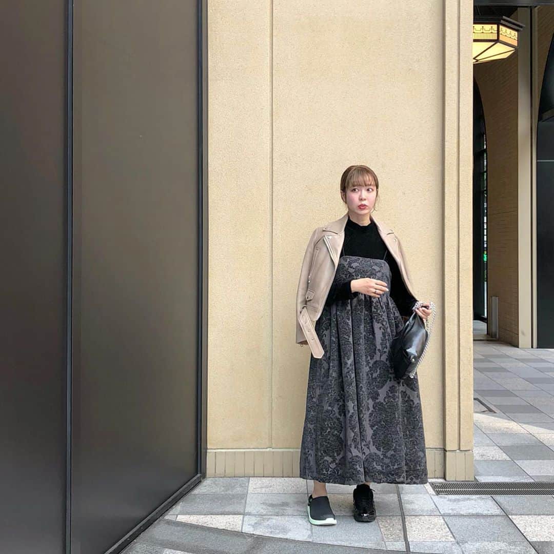 北岡りえのインスタグラム：「そろそろ冬支度しよう☃️  冬服もすきです。楽しみ♥」