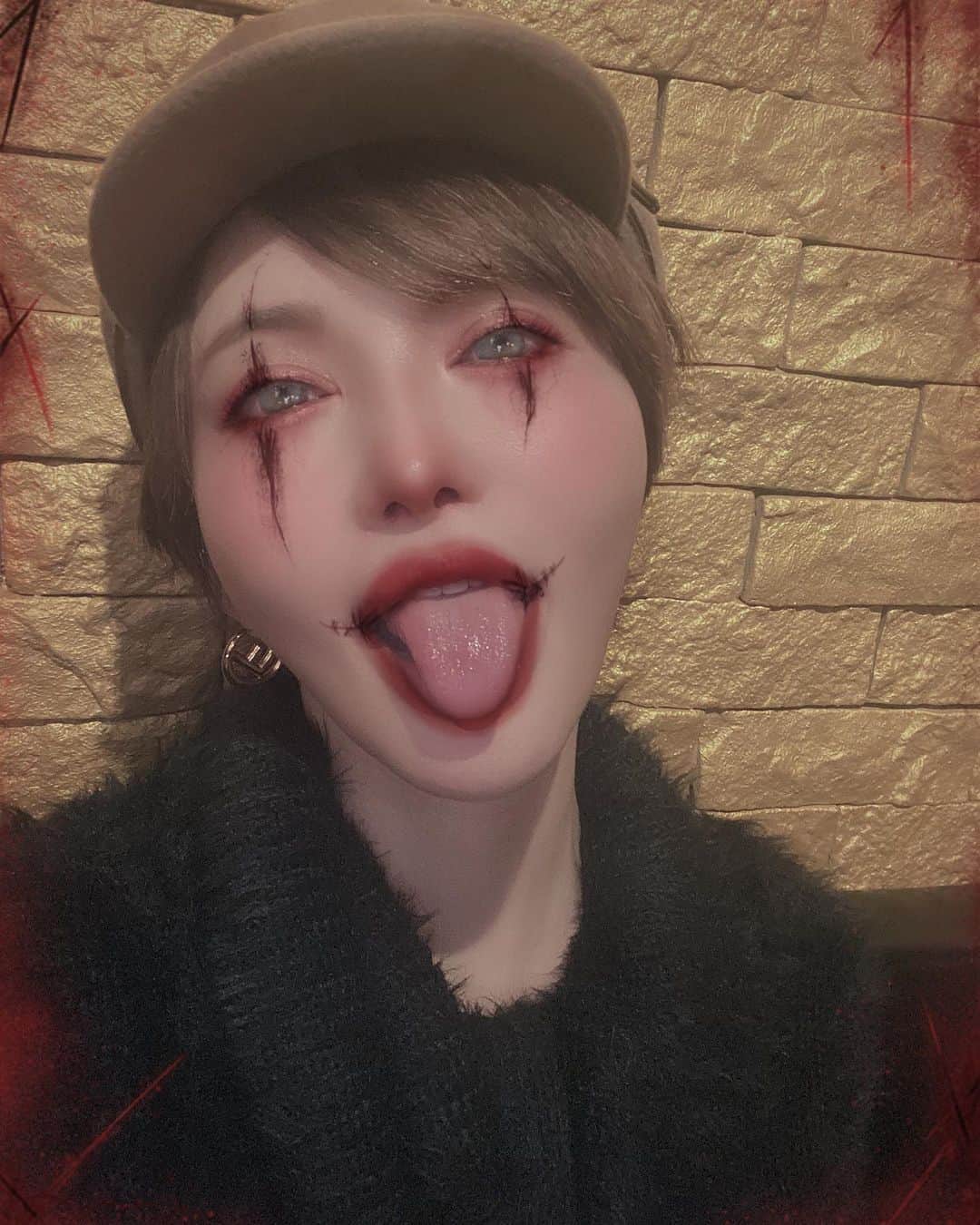 里美ゆりあのインスタグラム：「呪ってやる🥶🥶🥶🥶  #ハロウィン  #ハロウィンコスプレ  #呪い #里美ゆりあ」