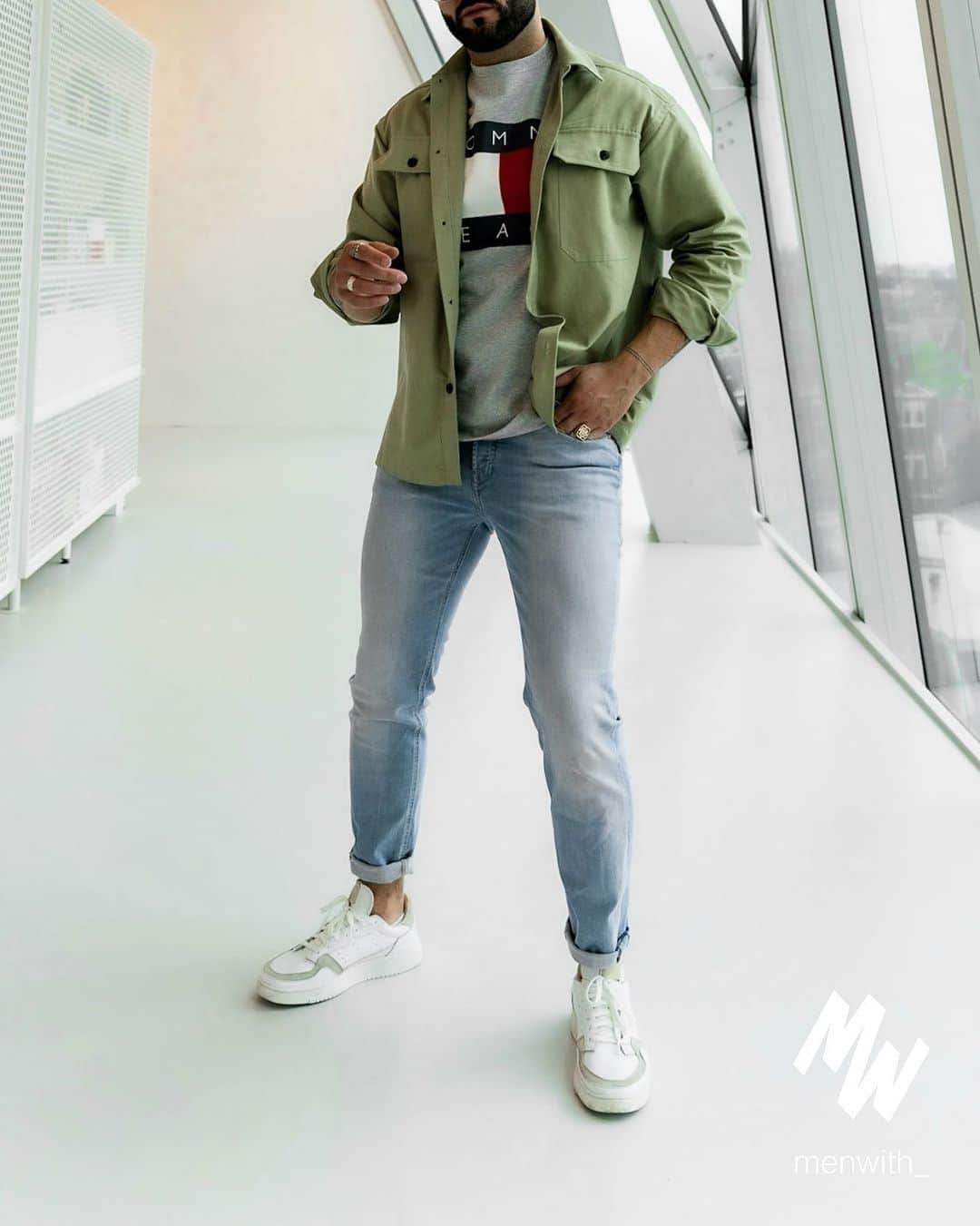 Men Withのインスタグラム：「Great photo of our dear friend @miladisme 👌🏽 #menwithstreetstyle」