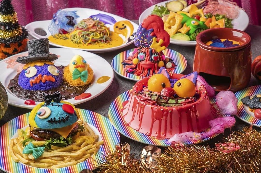 Kawaii.i Welcome to the world of Tokyo's hottest trend♡ Share KAWAII to the world!のインスタグラム：「Halloween’s here!👻🎃🥳 Check out the Halloween menu for TOKYO 2020🗼 @kawaiimonstercafe @qpot_official   Most people will be celebrating at home. Tag your posts with #NHKKawaii to show us our costumes !   #halloween #ハロウィンコスプレ 🧟‍♀️🧟‍♂️🎃」