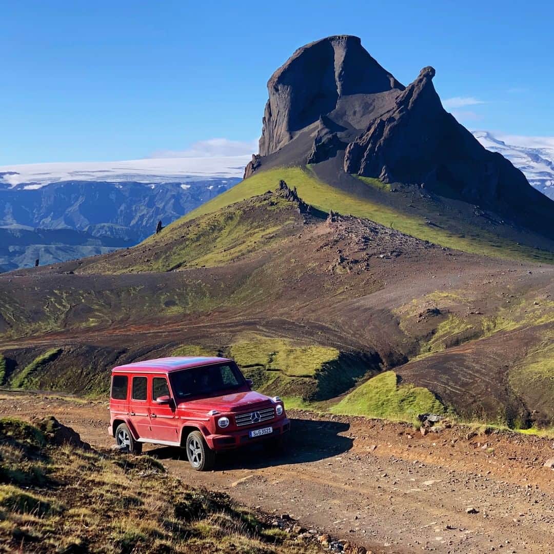 メルセデス・ベンツさんのインスタグラム写真 - (メルセデス・ベンツInstagram)「Almost feels like driving on a different planet. What better car to chart the best off-road trails in the incredible primordial landscapes of Iceland than the mighty G-Class?  #MercedesBenz #GClass #GWagon #offroad #strongerthantime」10月30日 20時00分 - mercedesbenz