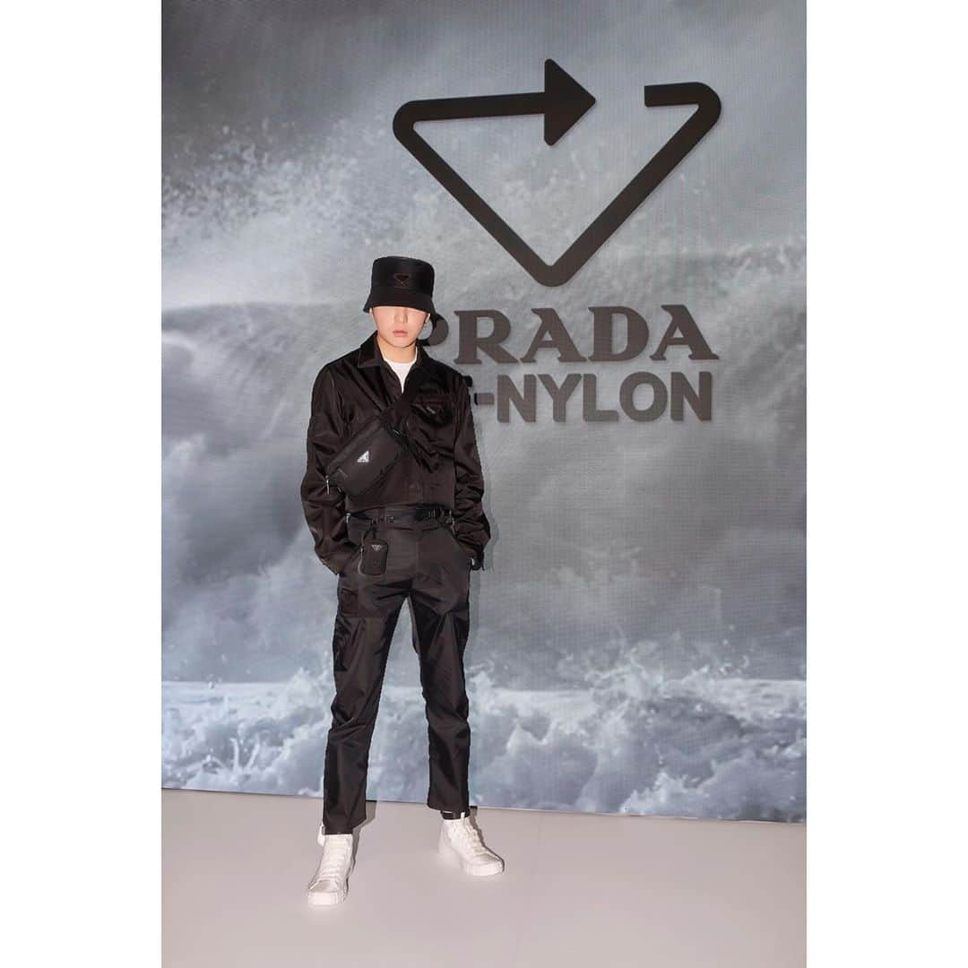 カン・スンユンさんのインスタグラム写真 - (カン・スンユンInstagram)「📸 by. @prada #광고 #PradaReNylon」10月30日 20時10分 - w_n_r00