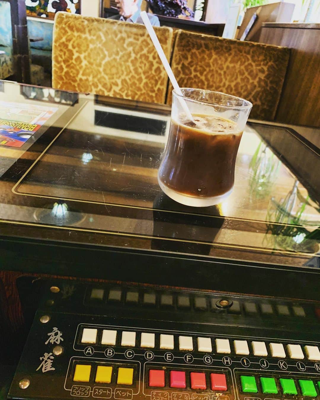 こーいちのインスタグラム：「ここに座ってよく勉強してた。 集中してそうでしてなかった。 だからここが私の  #アナザースカイ」