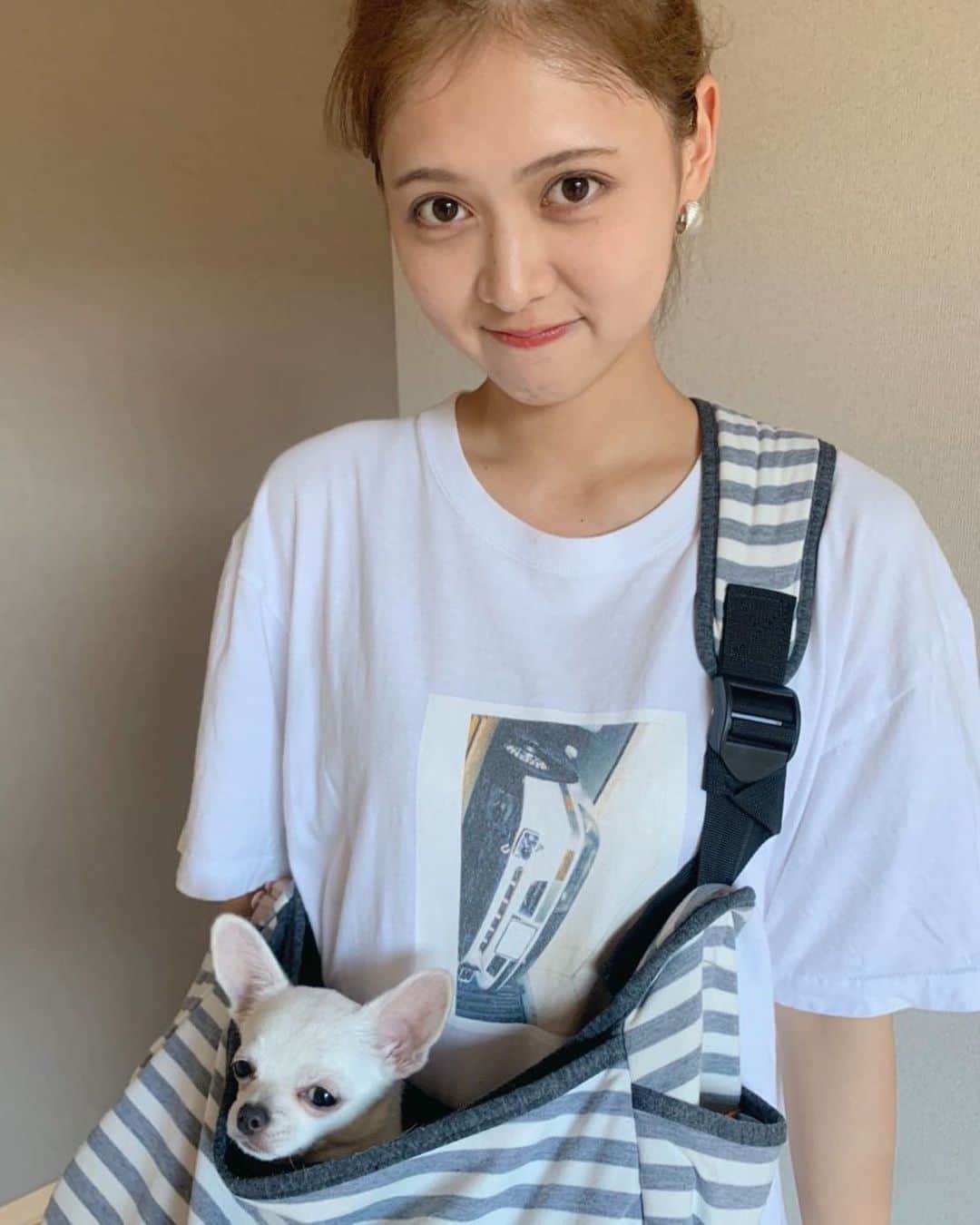 のインスタグラム：「* いつかのピノちゃんとの ツーショット🐶💓  明日は#王様のブランチ　 スタジオに出演しております😋 9時半からぜひみてね💓 @brunch_tbs」