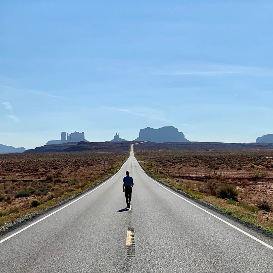 ジョーイ・ダックのインスタグラム：「Exploring this 🌎 isn’t all bad」