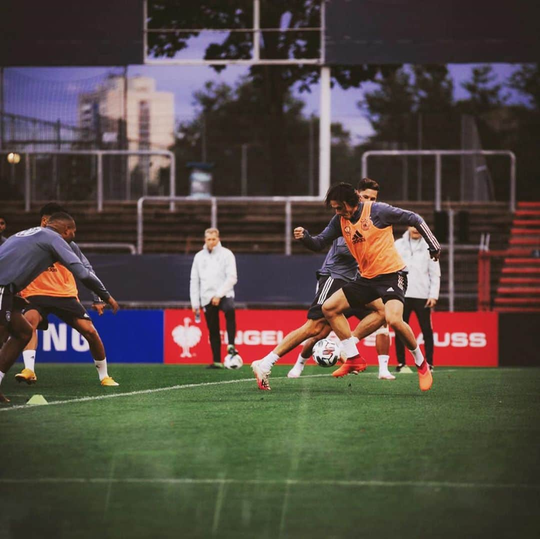 ニコ・シュルツさんのインスタグラム写真 - (ニコ・シュルツInstagram)「Back to work with @dfb_team! 🙌🏻」10月7日 4時17分 - nico_schulz