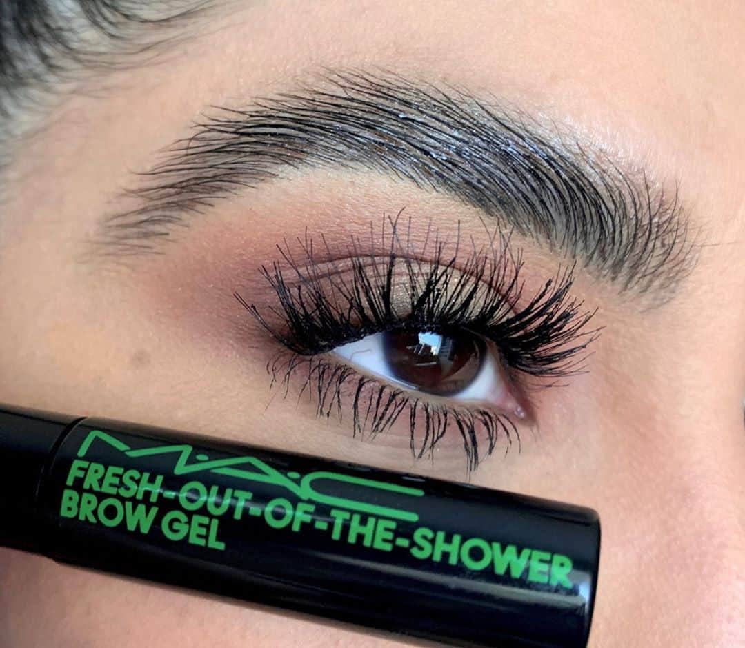 メイクアップアートコスメティックスさんのインスタグラム写真 - (メイクアップアートコスメティックスInstagram)「It’s not too late to laminate 💦💚! Hurry up and get that sleek and sexy, delicately dewy brow look with extremely limited-edition Fresh-Out-Of-The-Shower Brow Gel from #MACUnderground. Your brows will thank you later. Only for M·A·C Lovers in the US. #Regram @blushbunnie」10月7日 4時20分 - maccosmetics