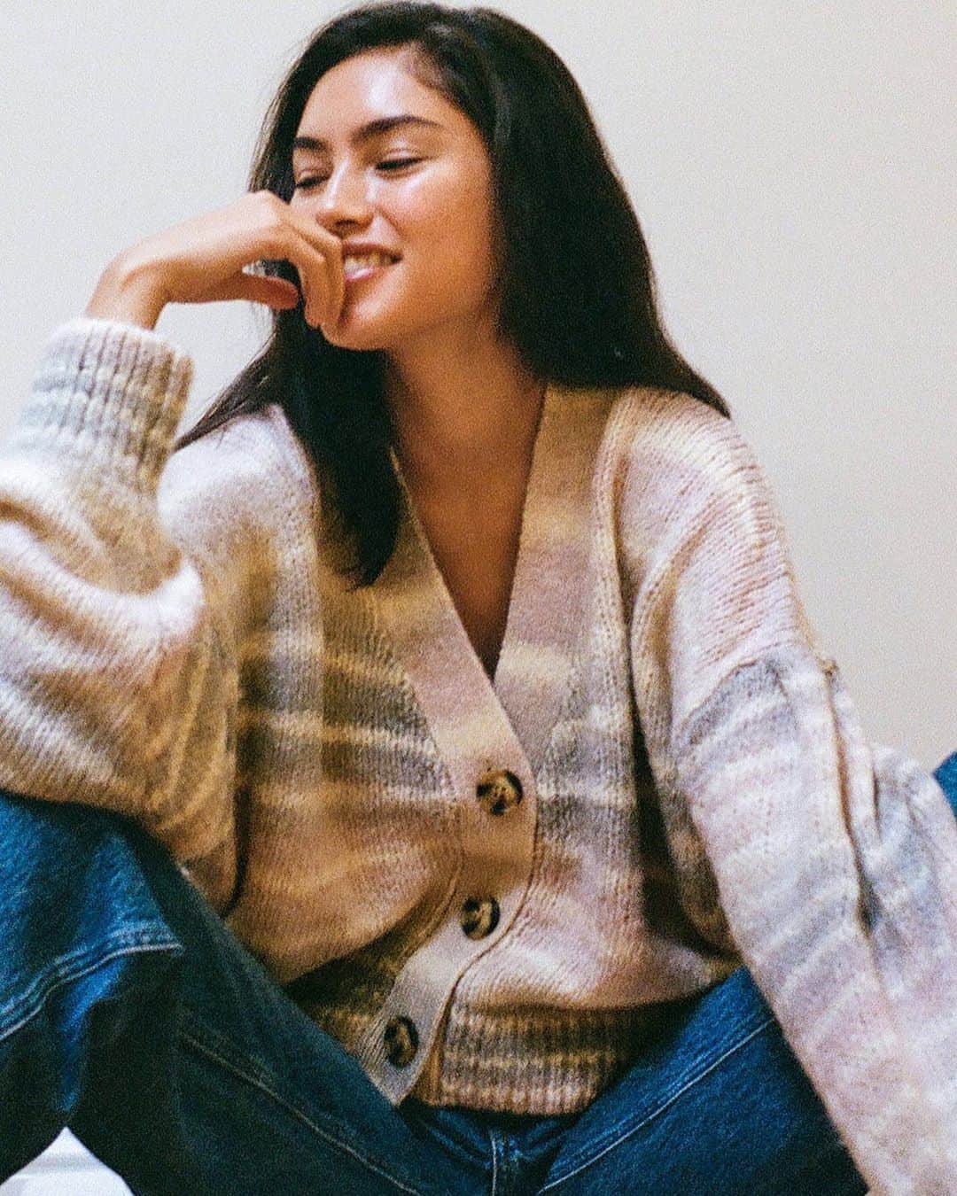 Urban Outfittersさんのインスタグラム写真 - (Urban OutfittersInstagram)「The Slow Down cardigan is your reminder to take it easy sometimes. Tap to shop! 📷: Anthony Urea」10月7日 4時25分 - urbanoutfitters