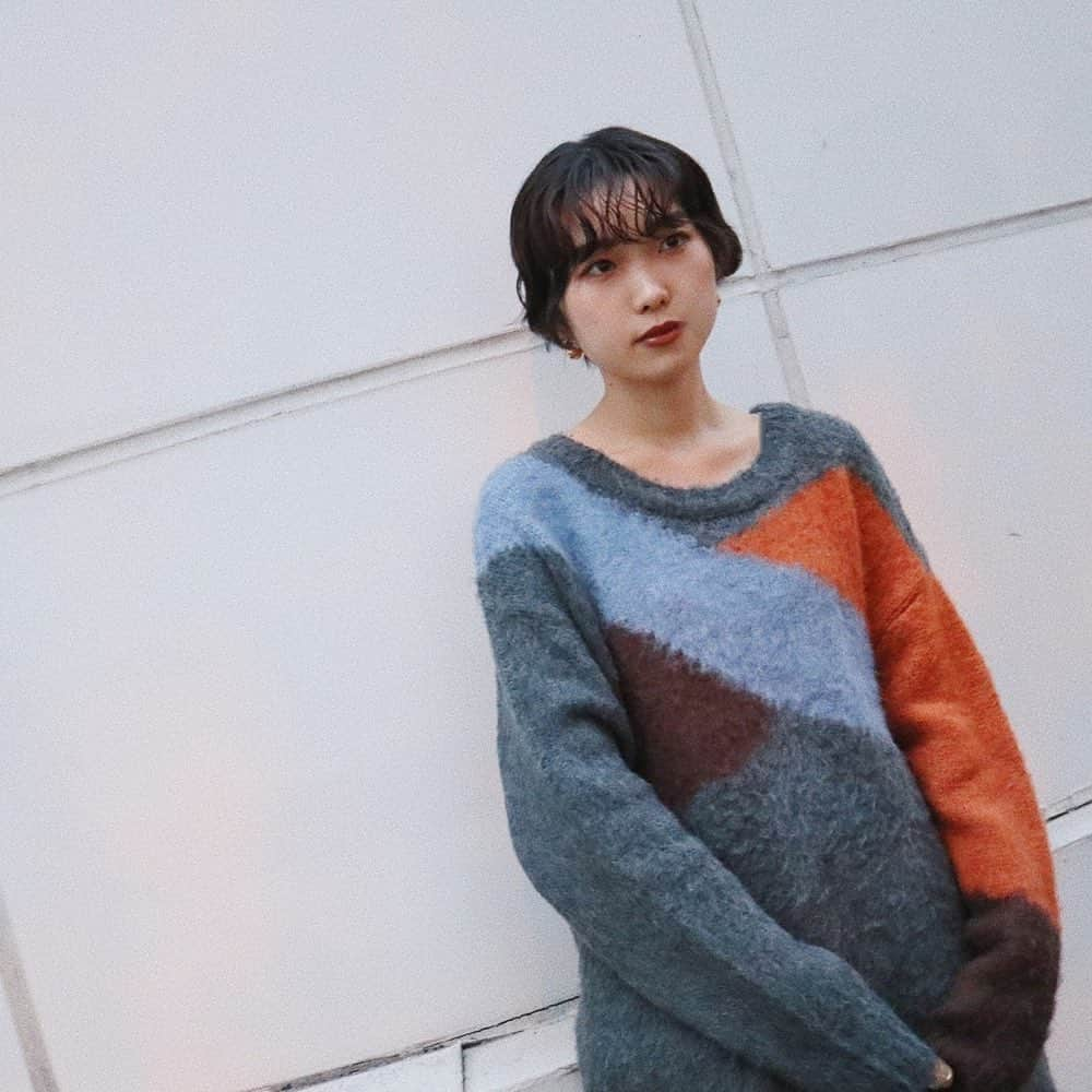 merry jennyさんのインスタグラム写真 - (merry jennyInstagram)「【 new arrival ! 】 ㅤㅤㅤㅤㅤㅤㅤㅤㅤㅤㅤㅤㅤ 10/8 (thu)入荷予定！ topのURLから⇨  @merryjenny_instagram  ぜひcheckして下さいね！ ㅤㅤㅤㅤㅤㅤㅤㅤㅤㅤㅤㅤㅤ 01 ◯ fluffyフリルメロウマフラー col : ice blue / beige / green ¥5,500 (tax in) ㅤㅤㅤㅤㅤㅤㅤㅤㅤㅤㅤㅤㅤ 02 ◯ paletteルーズチュニックニット col : light gray / gray ¥9,350 (tax in) ㅤㅤㅤㅤㅤㅤㅤㅤㅤㅤㅤㅤㅤ 03 ◯ イソザイアシンメトリーフリルスカート col : pink / blue / black ¥9,900 (tax in) ㅤㅤㅤㅤㅤㅤㅤㅤㅤㅤㅤㅤㅤ ㅤㅤㅤㅤㅤㅤㅤㅤㅤㅤㅤㅤㅤ #merryjenny #メリージェニー  #2020aw #autumn #surrealisme」10月6日 20時17分 - merryjenny_instagram