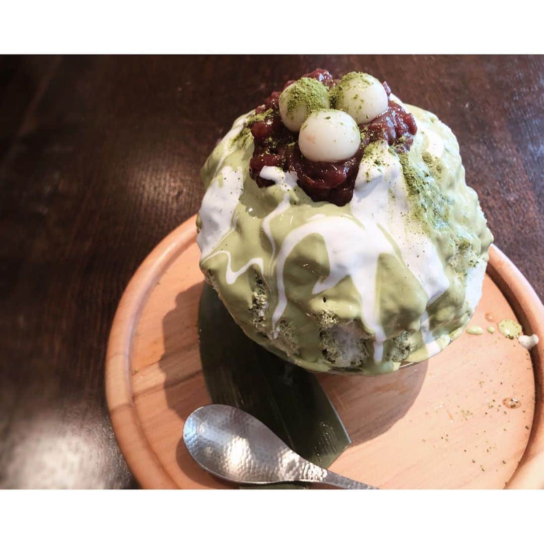 太田彩乃のインスタグラム：「抹茶ミルク。 久しぶりのミルク系🍧 . . #ayano氷_memo #かき氷 #抹茶かき氷 #これからの季節がかき氷シーズン」