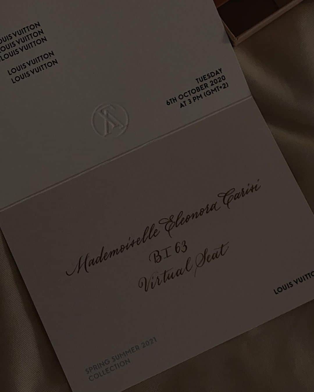 エレオノーラ・カリシのインスタグラム：「@nicolasghesquiere will present his next #LouisVuitton collection today in Paris. Watch live at 3pm (GMT + 2 ) on @louisvuitton instagram like me from my virtual seat #LVSS21 🪀」