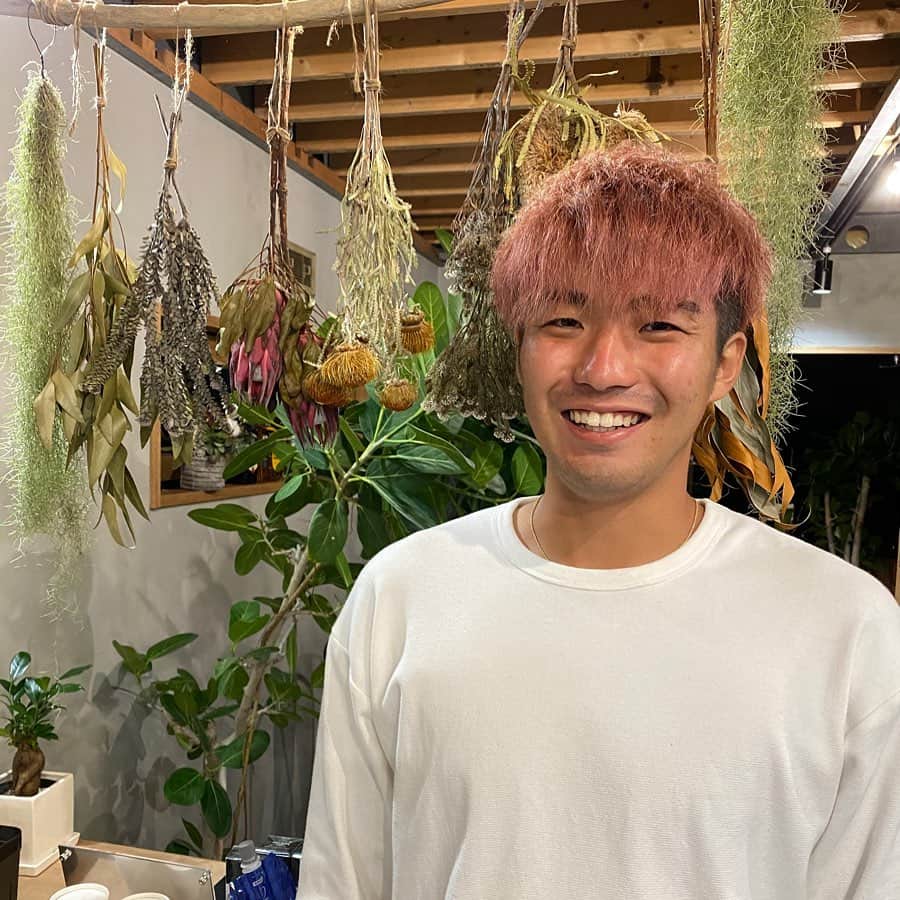 茂木力也のインスタグラム：「ヘアーサロンよしみついにオープン💈 吉見さんいつもありがとう😊  内装もオシャレで居心地の良い雰囲気です😋  次はヘアカラーしてもらいます！ どんな色になるかお楽しみに😎  #ヘアーサロンよしみ  #美容室  #愛媛 #松山  #カット #カラー  #ヘアカラー  #パーマ」