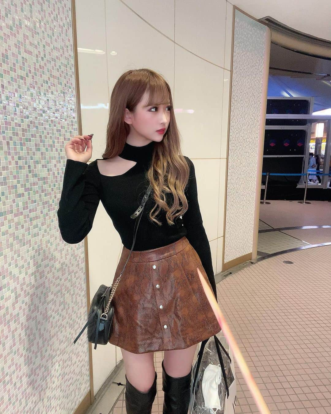 伊藤桃々さんのインスタグラム写真 - (伊藤桃々Instagram)「お買い物したー👗 ぺろ(´・ω・｀)」10月6日 20時37分 - __peachstagram__