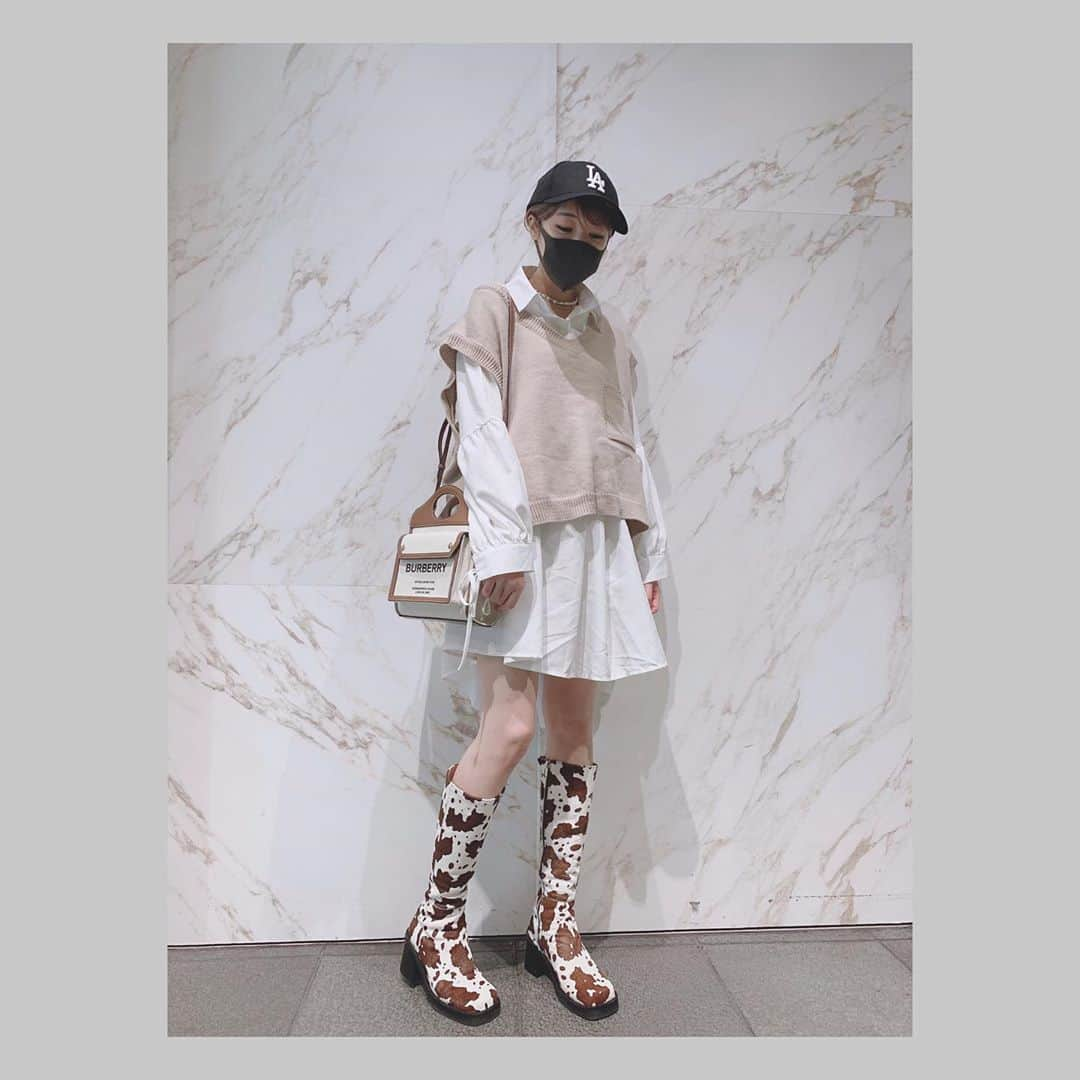 吉田菫さんのインスタグラム写真 - (吉田菫Instagram)「🤪🐄🤎🍫🍁 .  #すぅ服  @u_dresser」10月6日 20時41分 - sumiredooon1228