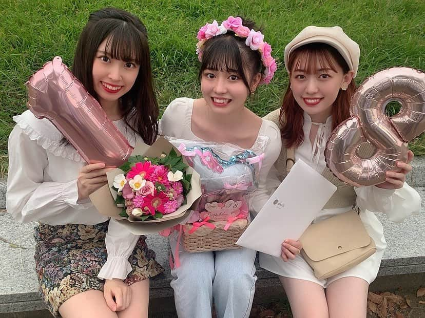 WhiteLaceのインスタグラム：「こっちゃん生誕記念撮影会💗 無事終了しました！ 18歳になったこっちゃんもどうぞよろしくお願い致します❣️  一緒にお祝いして下さった皆様ありがとうございました🙇‍♀️  #ZOKU館　#生誕　#撮影会　 #アイドル  #idol #pretty #girls #love #  #偶像  #可爱的 #小女孩 #ZOKU #whitelacezoku #ホワイトレースゾク #富岡志織 #しぃちゃん #着崎花梨 #かりん #琴子 #こっちゃん」