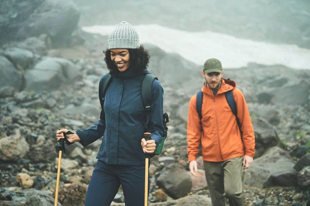 UNIQLO UKのインスタグラム：「Blocktech - blocks wind and rain.  #Uniqlo #LifeWear #UniqloLifeWear」