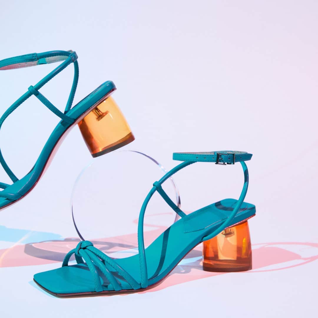 Schutzのインスタグラム：「NEW DROP - SCHUTZ BLOCK HEEL OUT NOW ❤️ #schutzblockheel」