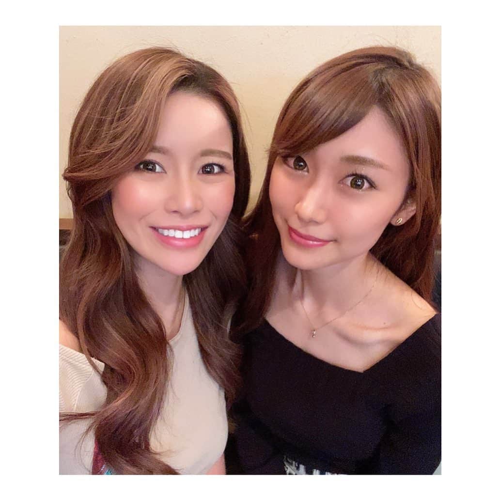のインスタグラム：「. 우리 여신🗽💖 よしみんと久しぶりに会えた🥺 前よりもさらに美貌が増してて とても眩しかった😵💕笑笑 次はりさが東京行きたい〜🗼 . #その美貌をください  #最近はもう美の暴力すぎて #ちょっと怒ってる😠笑笑」