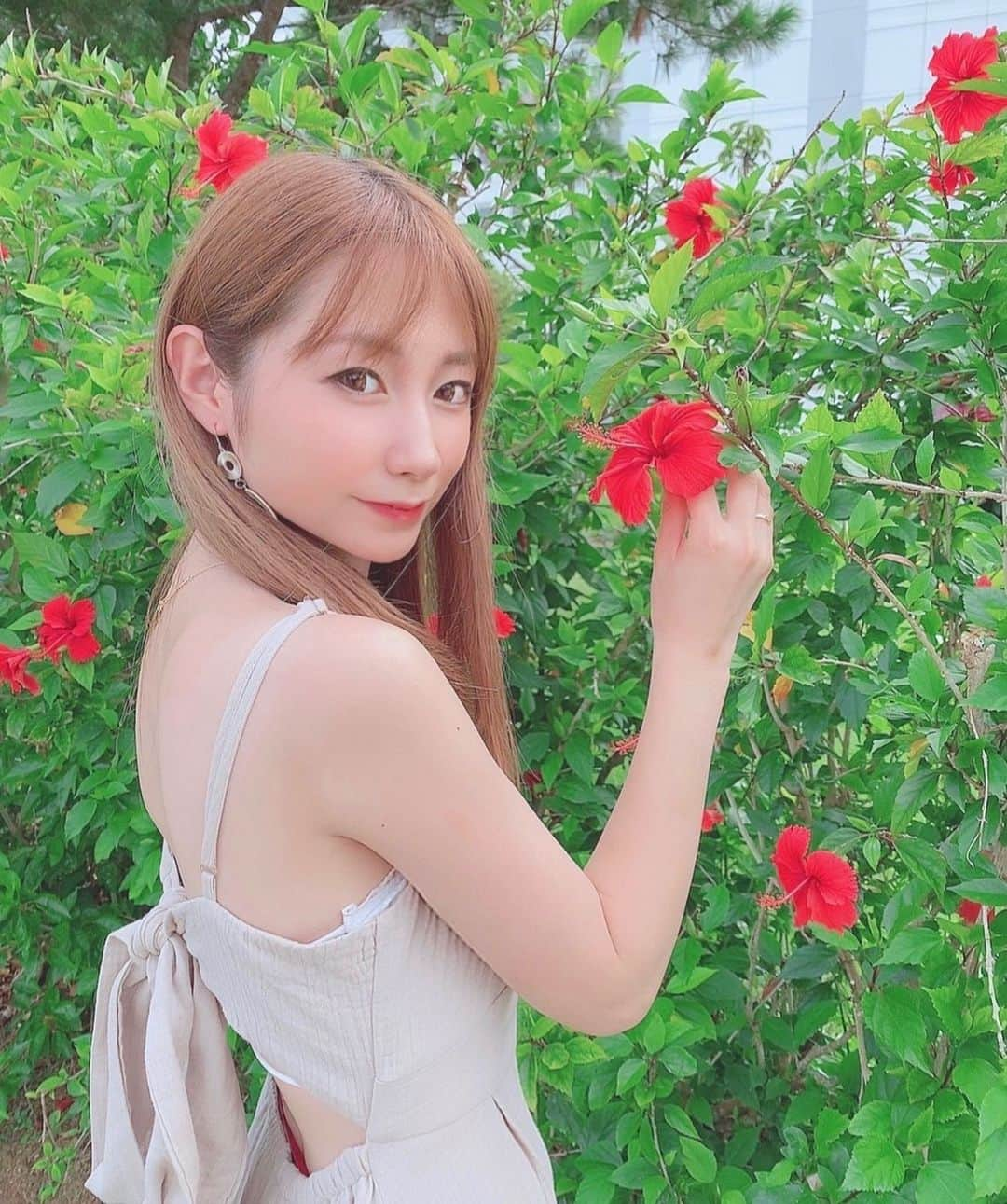 のあのインスタグラム：「. 🌺🌺🌺  #名古屋#錦#錦3#錦3丁目#キャバクラ#キャバ嬢 #ゴールド#gold #歌舞伎町#北新地#すすきの#ミナミ#中洲」