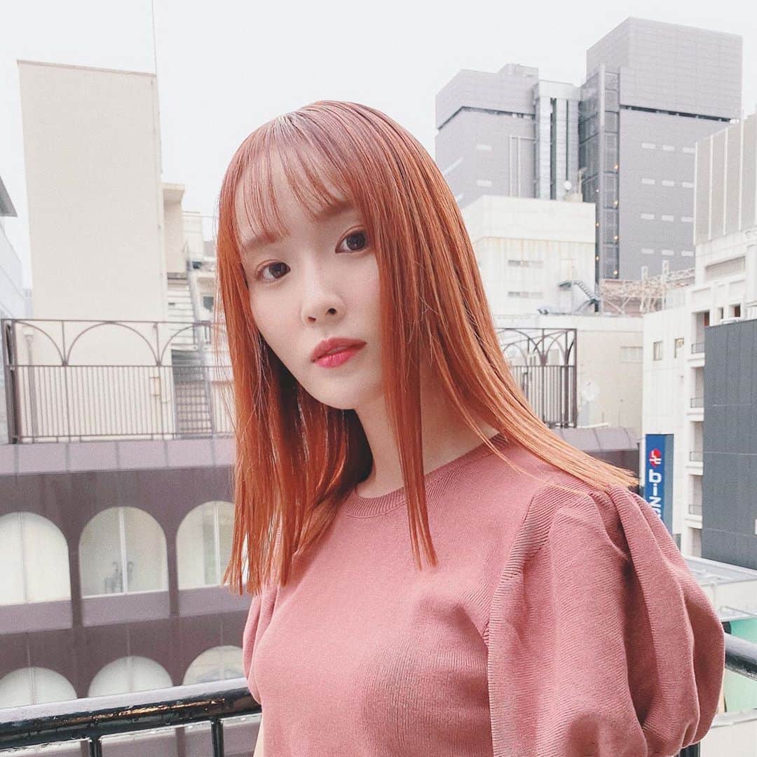 磯田 ひかる(Hikaru Isoda) のインスタグラム：「TWICEサナちゃん風オレンジヘアー🍊 暖色系カラーブームきてる☺️🧡」